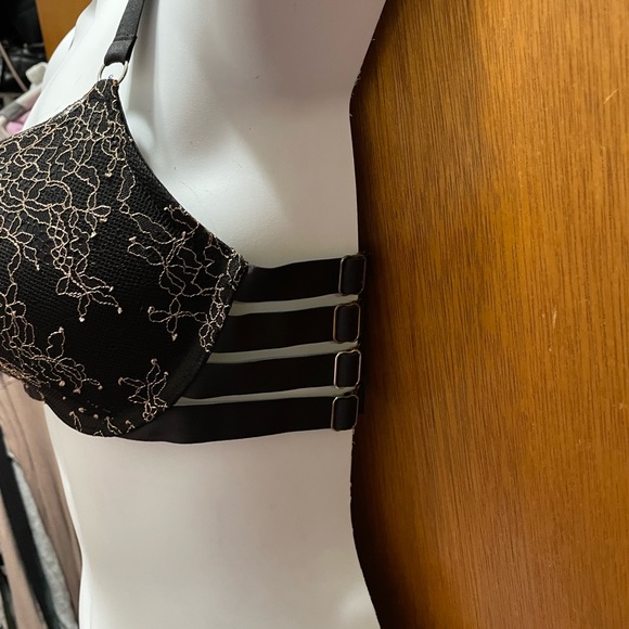 Victoria’s Secret very sexy push-up - Picture 4 of 8